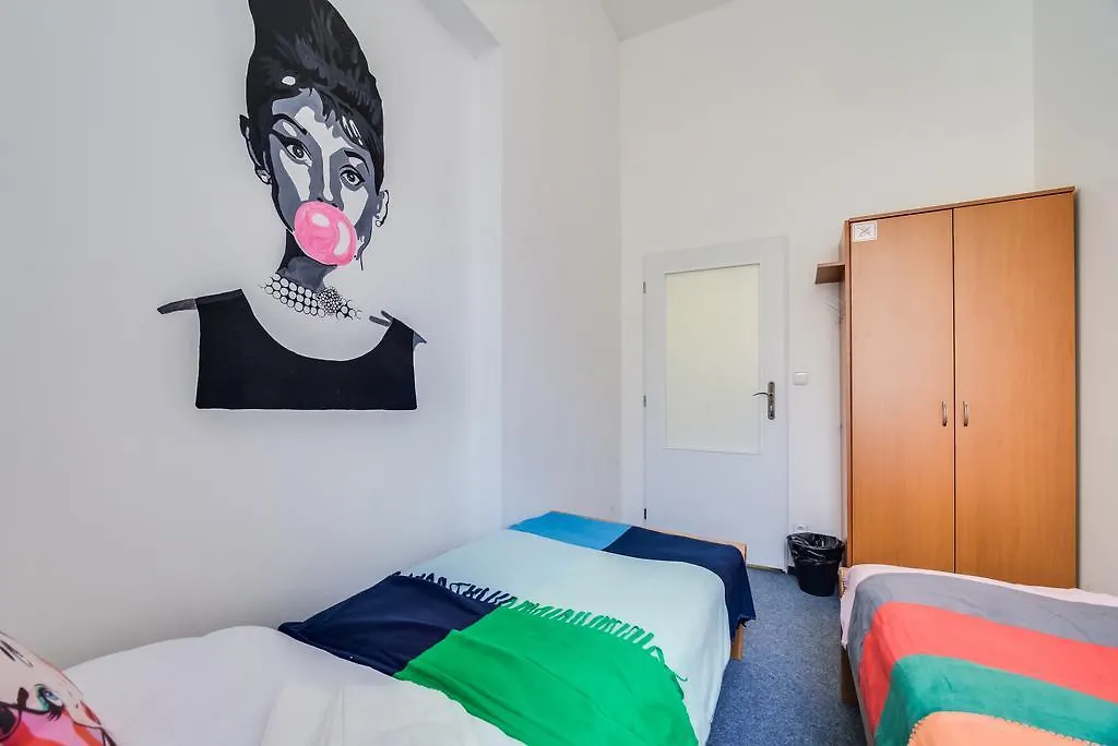 Pop Art Rooms Prague Apartment